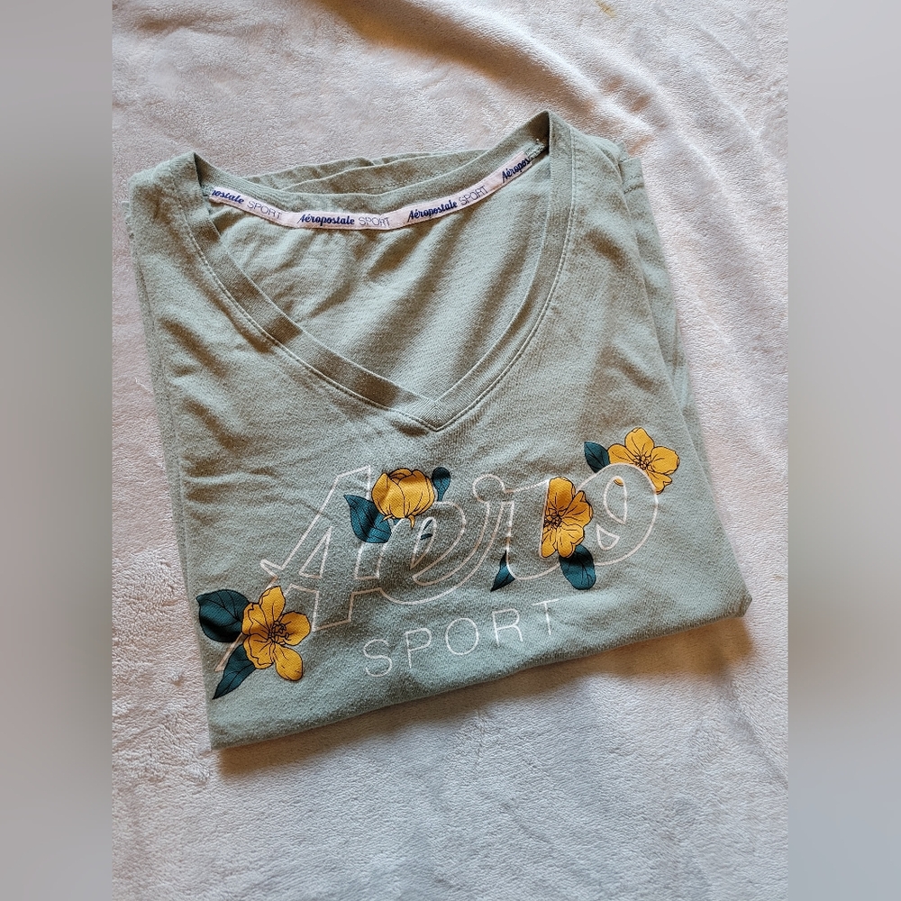 Aeropostale | Sport Floral V-Neck Tee